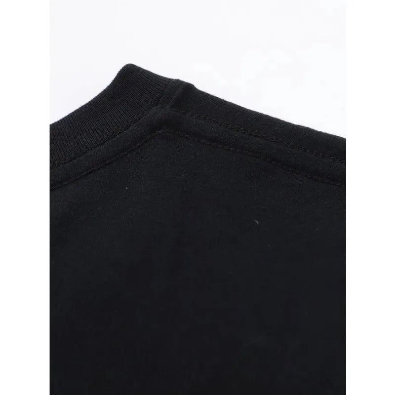 Men's fashionable casual sportswear set - A stylish two-piece outfit that can be paired with a top to complete a man's look.