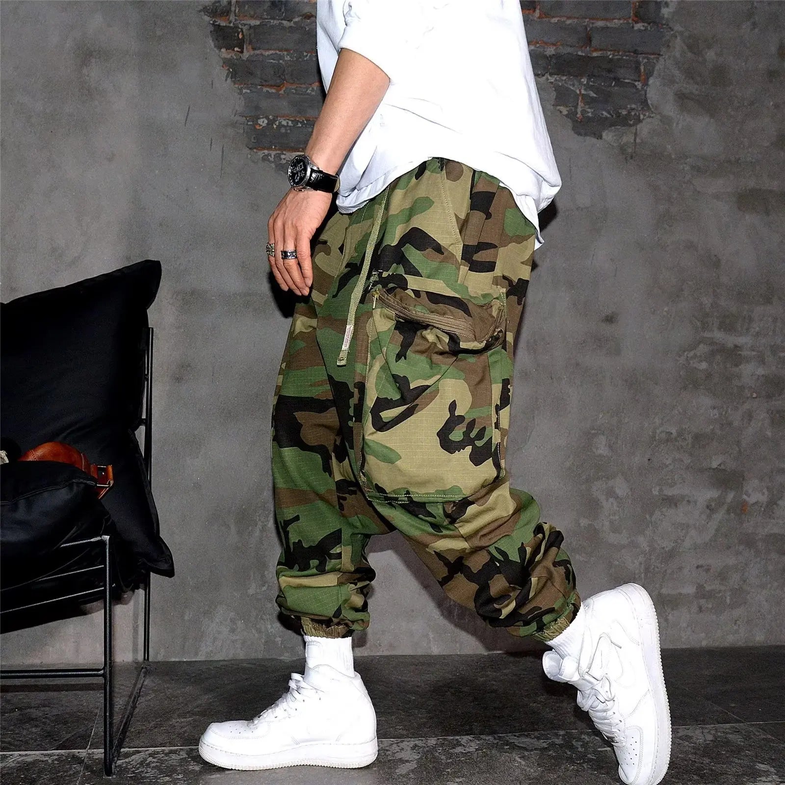 Camouflage Cargo Pants For Men  2024 Korean style Casual Tightened Nine-point Pants Men's Trendy Multiple pockets Harem Pants